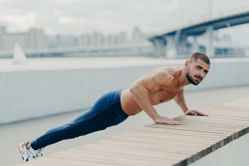 Pompes pour muscler le haut du coprs